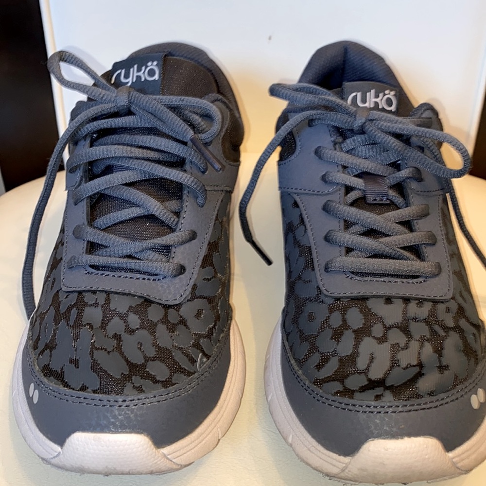 Womens Ryka Dynamic Pro Training Sneaker Size 9.5 Dark Gray Animal Print - Picture 2 of 7
